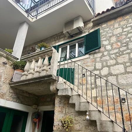 Apartment Simon - Old Stone Charm, Life *