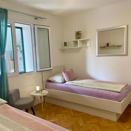 Apartment Simon - Old Stone Charm, Life Bol