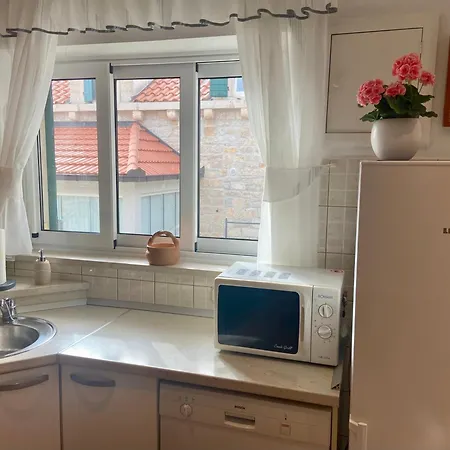 Apartment Simon - Old Stone Charm, Life