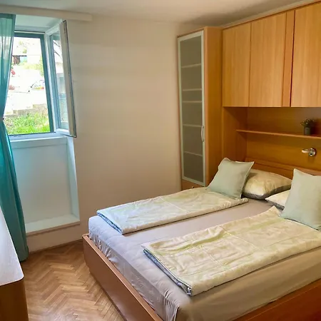 Simon - Old Stone Charm, Life Apartment
